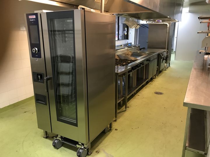Rational iCombi Pro floor model and cooking line