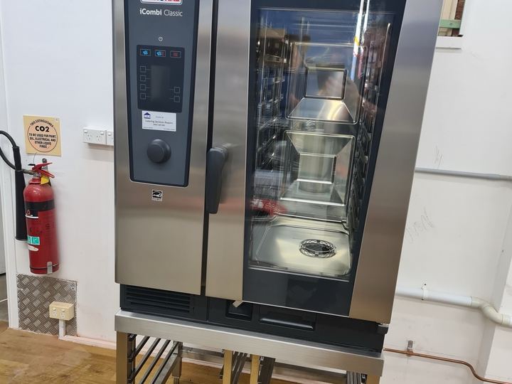 Rational iCombi Classic with condensation hood