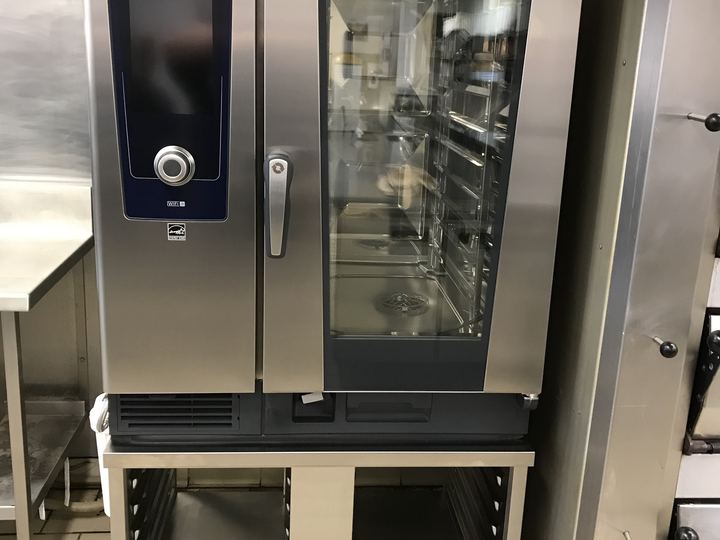 Rational iCombi Pro on stand