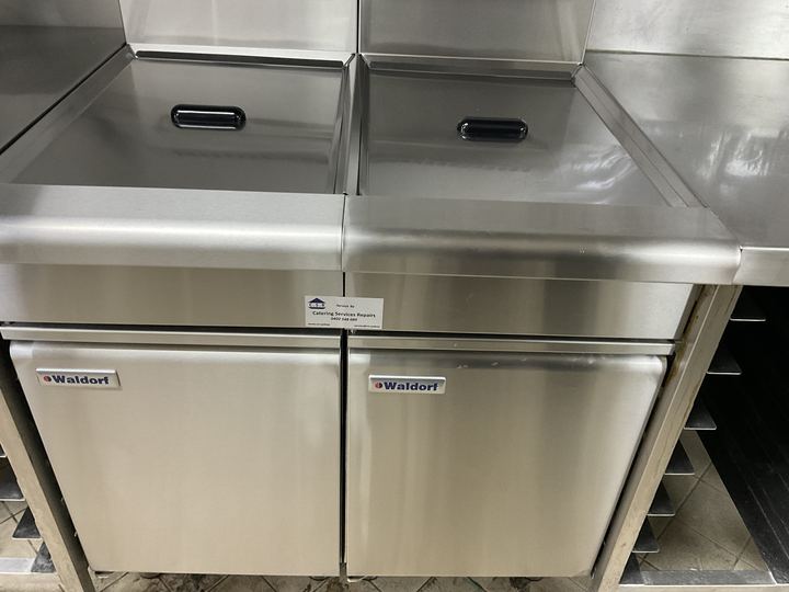 Waldorf twin fryers