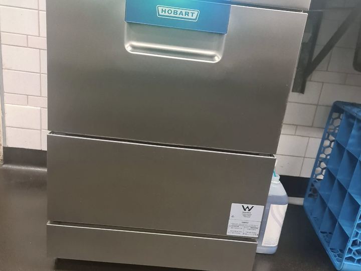 Hobart undercounter glasswasher